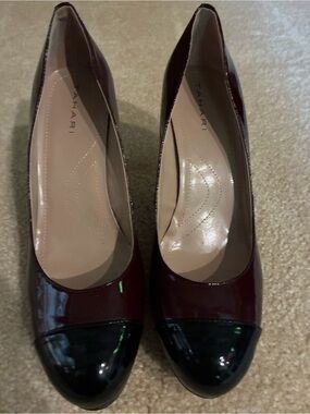 Tahari Glossy Rounded -Toe Platform Pump in Deep Wine and Black.